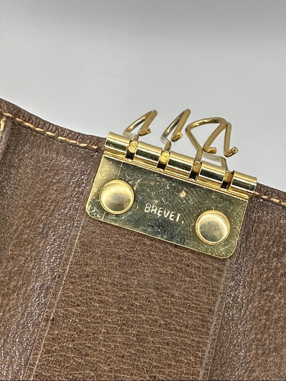 Gucci Beige and Brown GG Canvas Key Wallet with Gold Logo - Picture 8 of 9